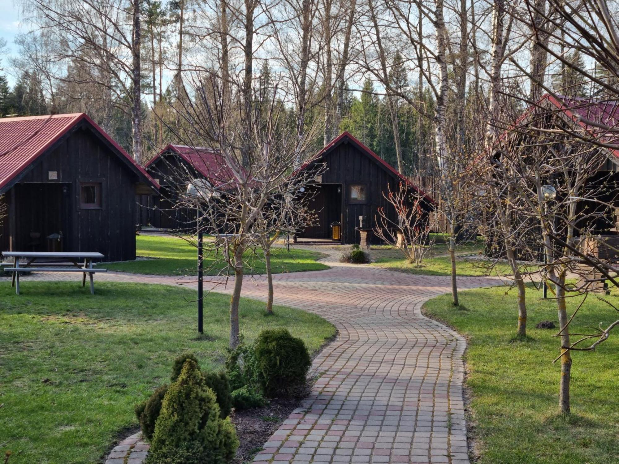 Hotel Viesu Nams Vecmuiza Tūja Esterno foto