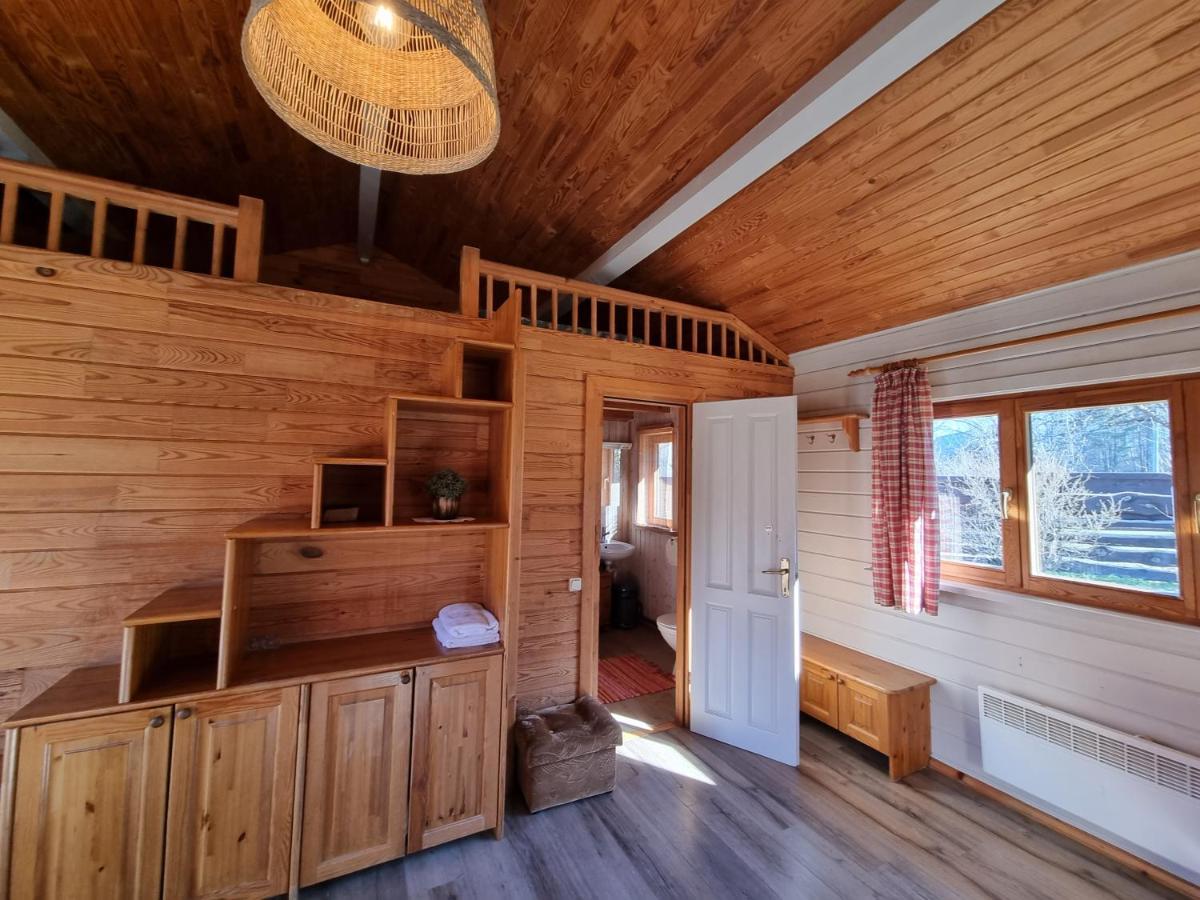 Hotel Viesu Nams Vecmuiza Tūja Esterno foto