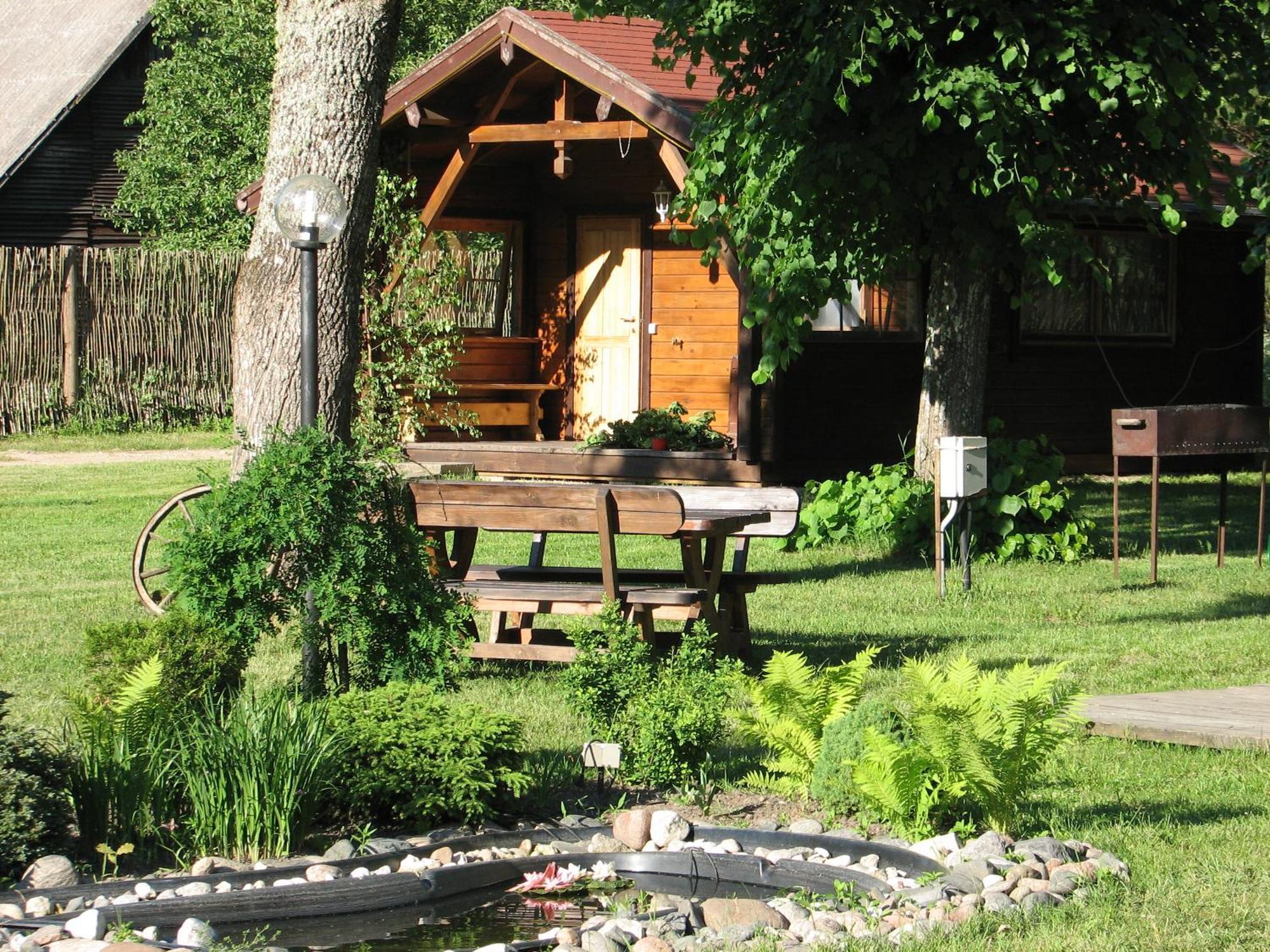 Hotel Viesu Nams Vecmuiza Tūja Esterno foto