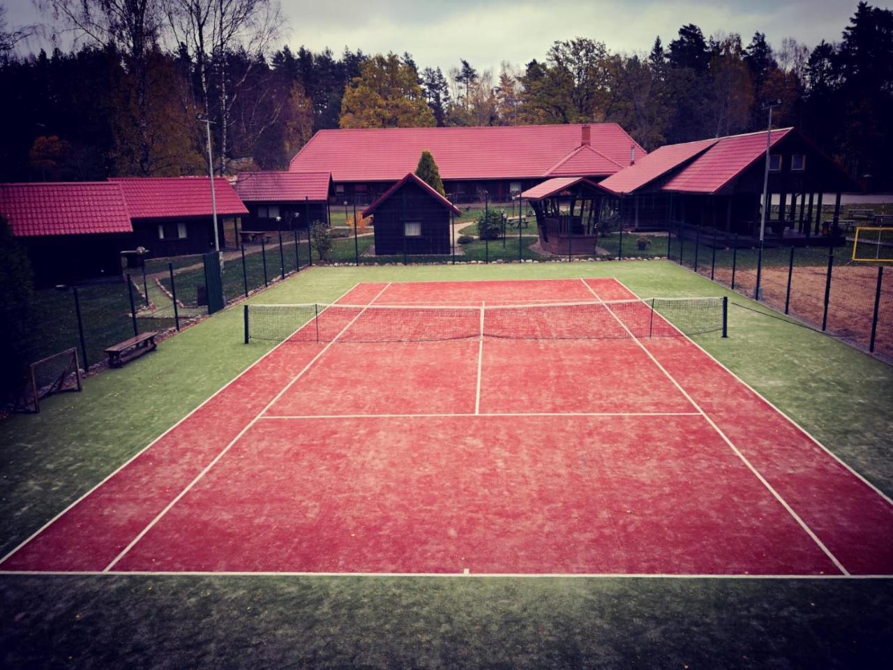 Hotel Viesu Nams Vecmuiza Tūja Esterno foto