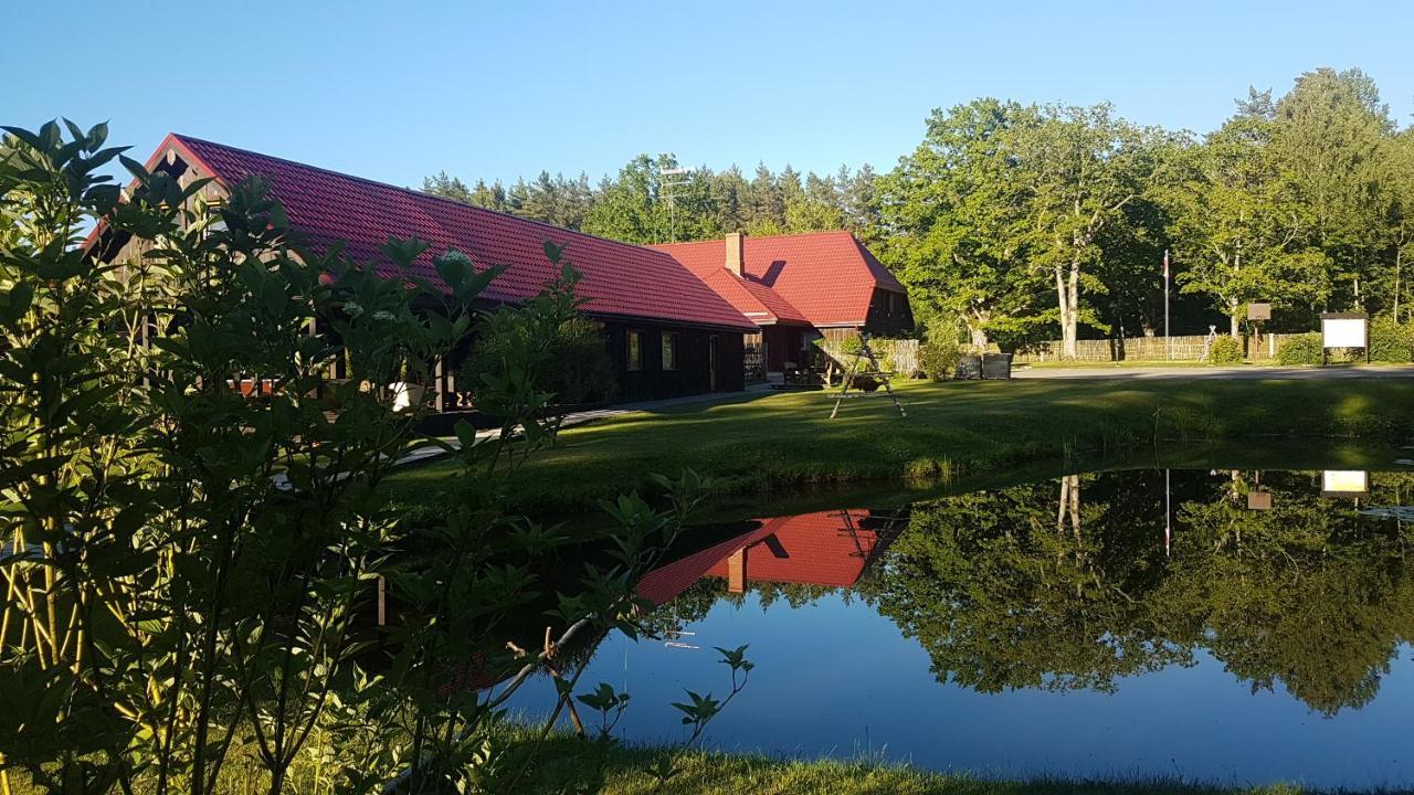 Hotel Viesu Nams Vecmuiza Tūja Esterno foto
